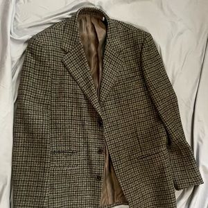 English Tweed sport coat, size 42, Martin & Isa. Grey with charcoal herringbone.